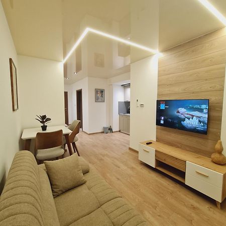 Airport Molko Apartments Surcin ภายนอก รูปภาพ