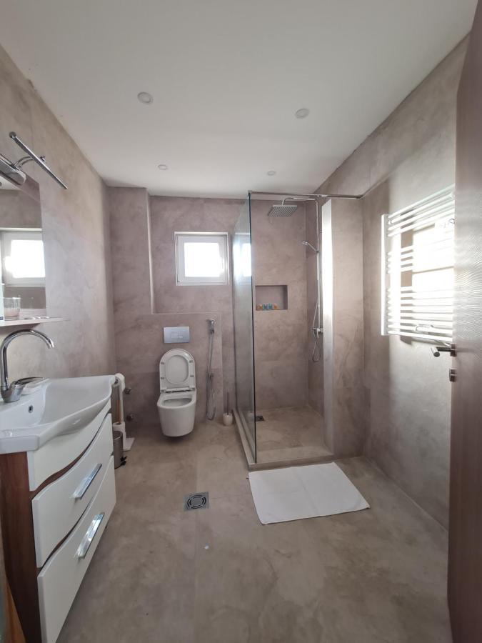 Airport Molko Apartments Surcin ภายนอก รูปภาพ