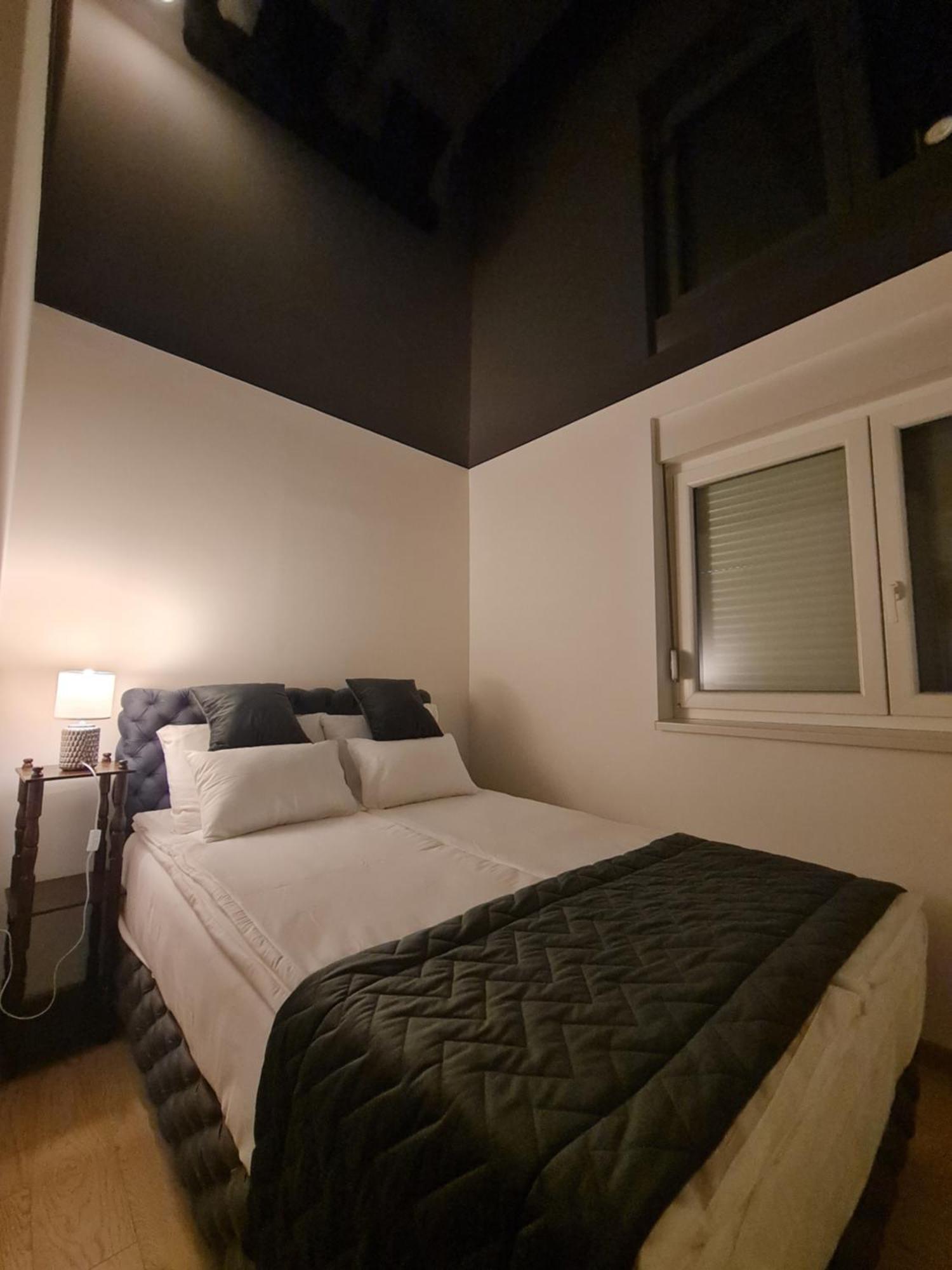 Airport Molko Apartments Surcin ภายนอก รูปภาพ