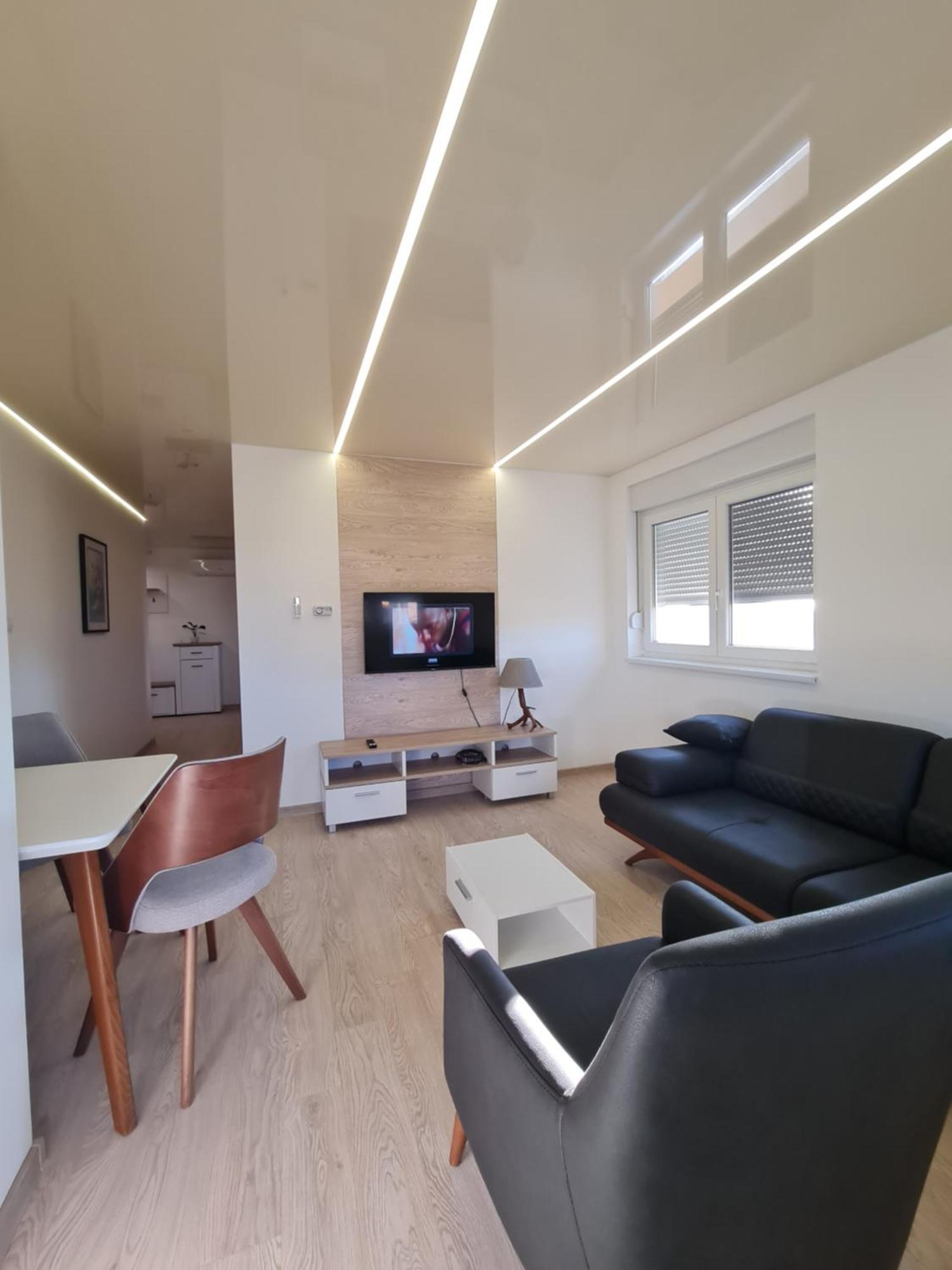 Airport Molko Apartments Surcin ภายนอก รูปภาพ