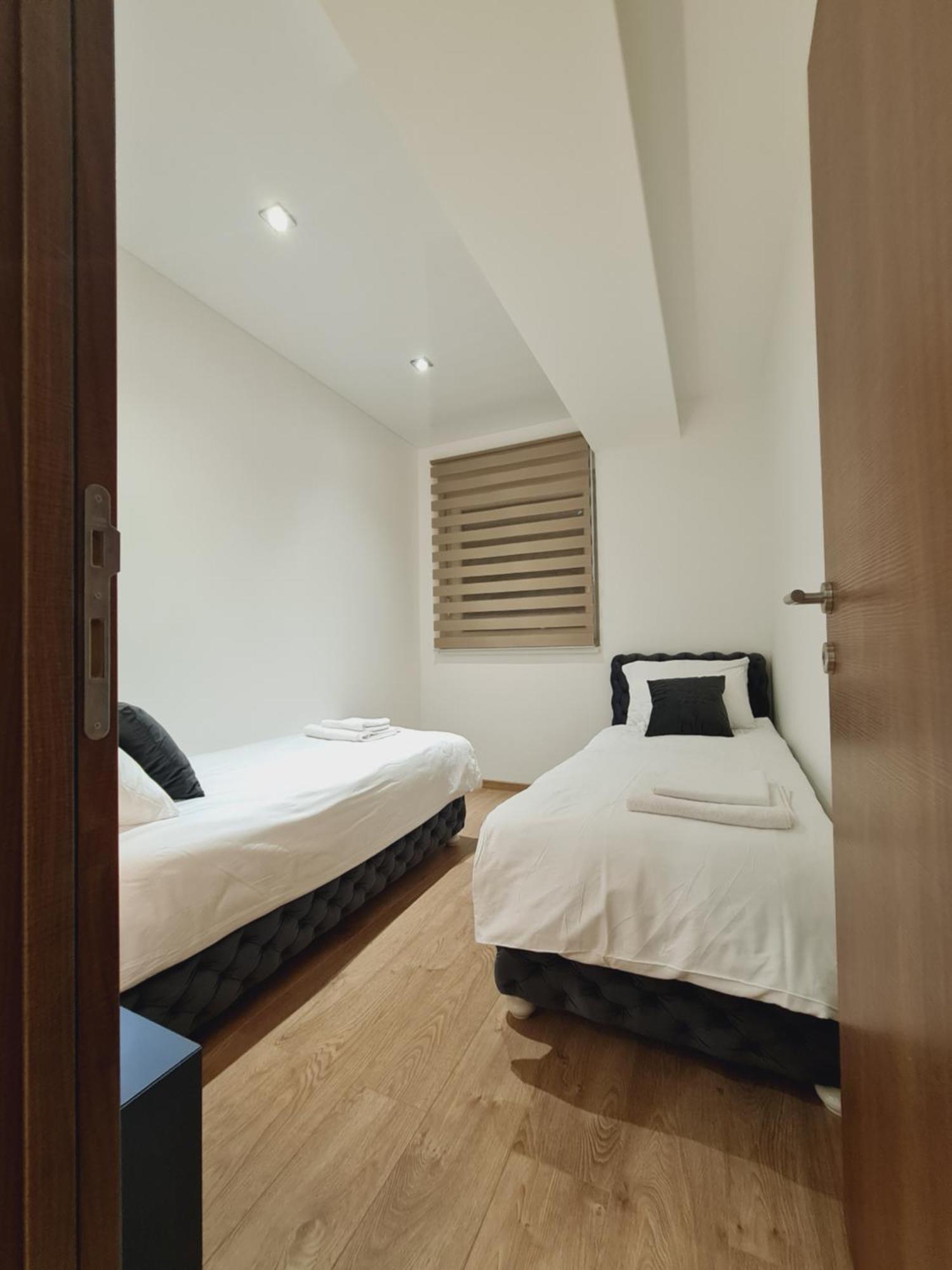 Airport Molko Apartments Surcin ภายนอก รูปภาพ