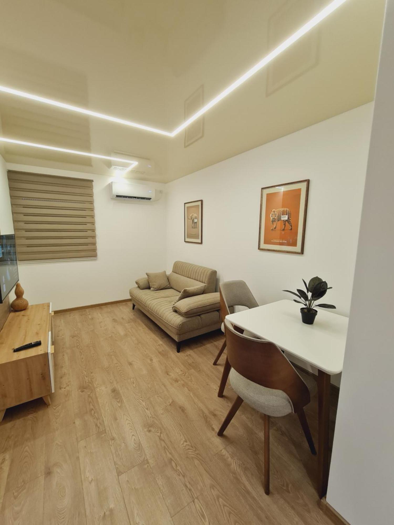 Airport Molko Apartments Surcin ภายนอก รูปภาพ