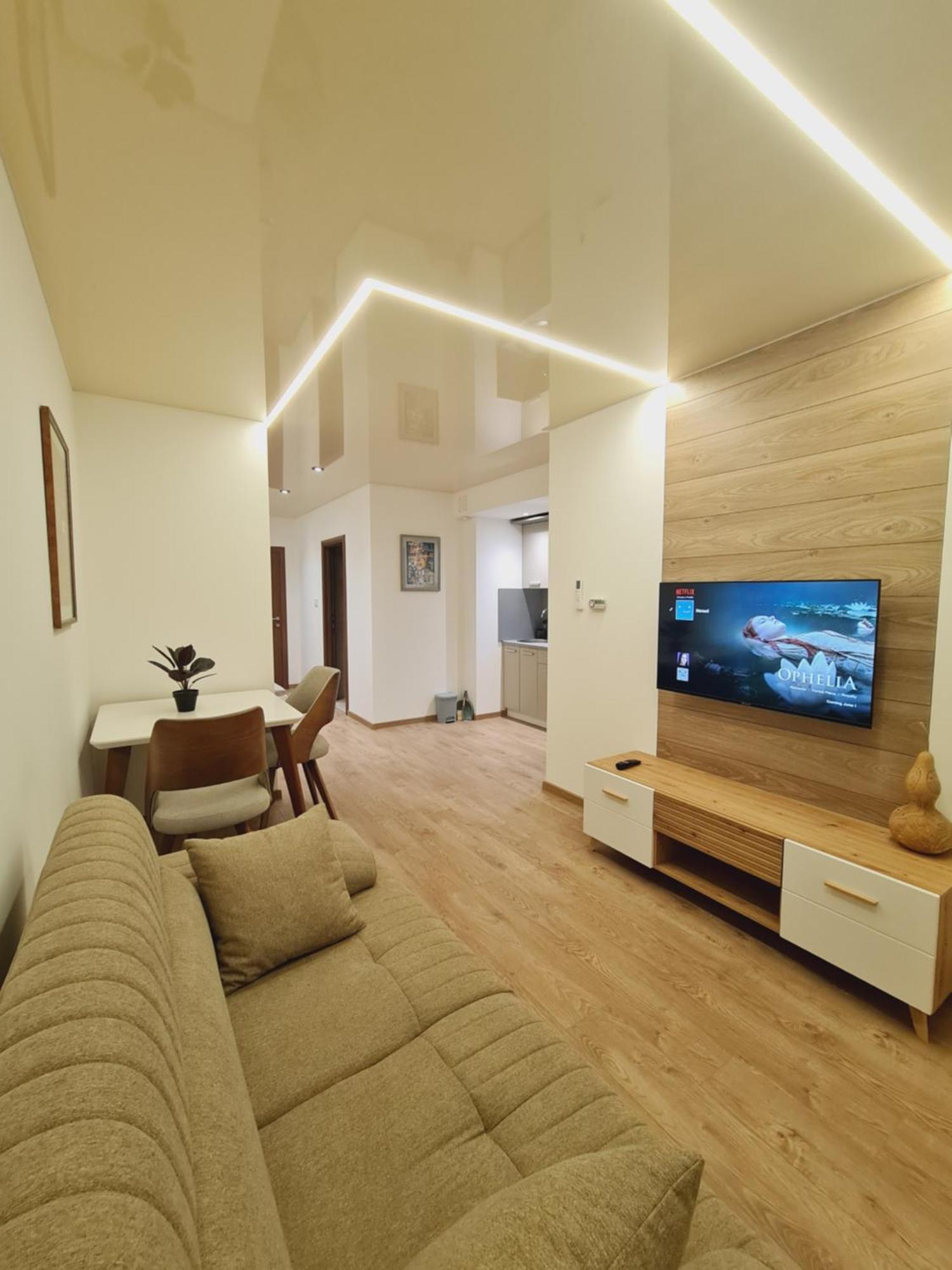 Airport Molko Apartments Surcin ภายนอก รูปภาพ