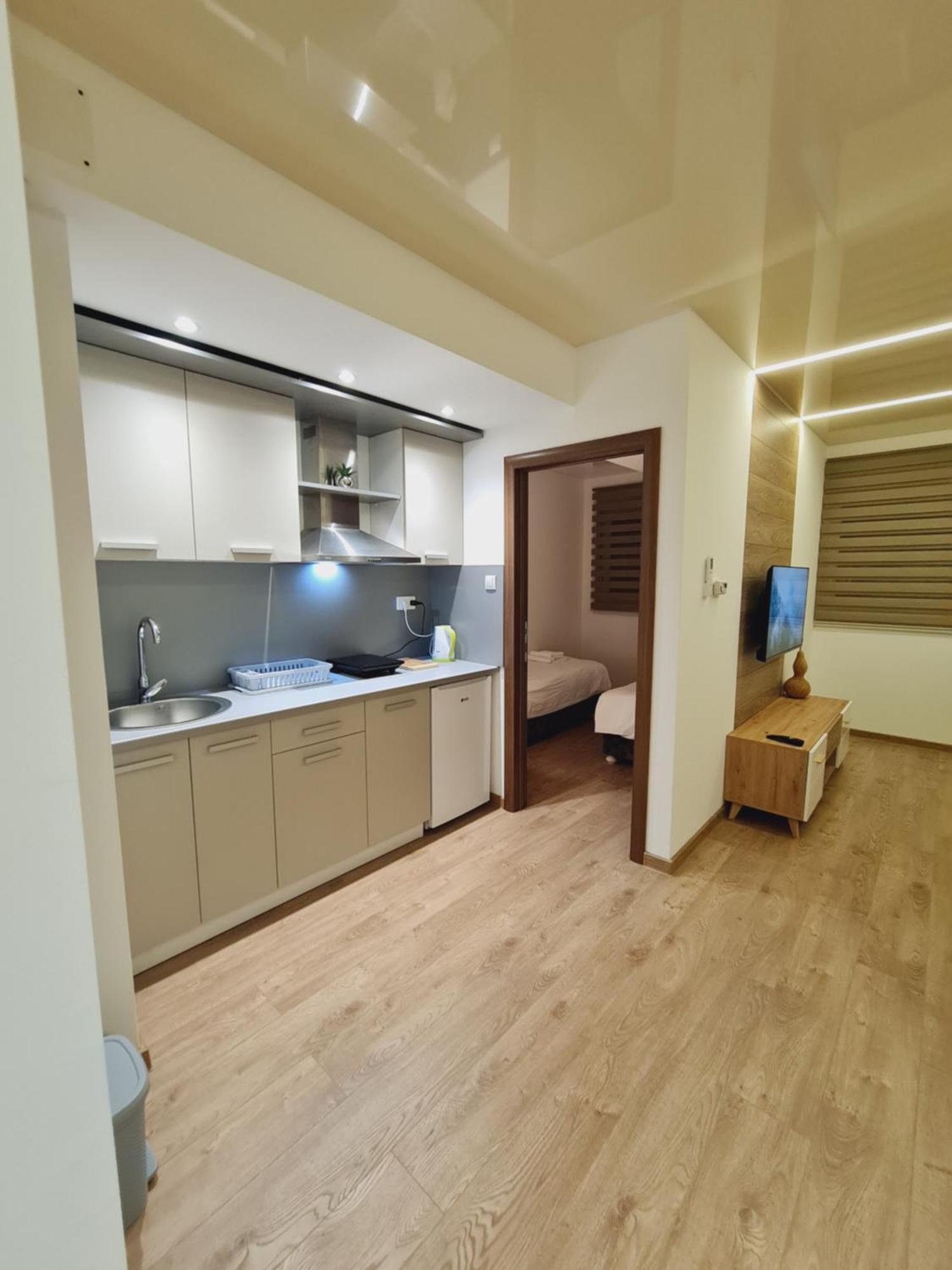 Airport Molko Apartments Surcin ภายนอก รูปภาพ