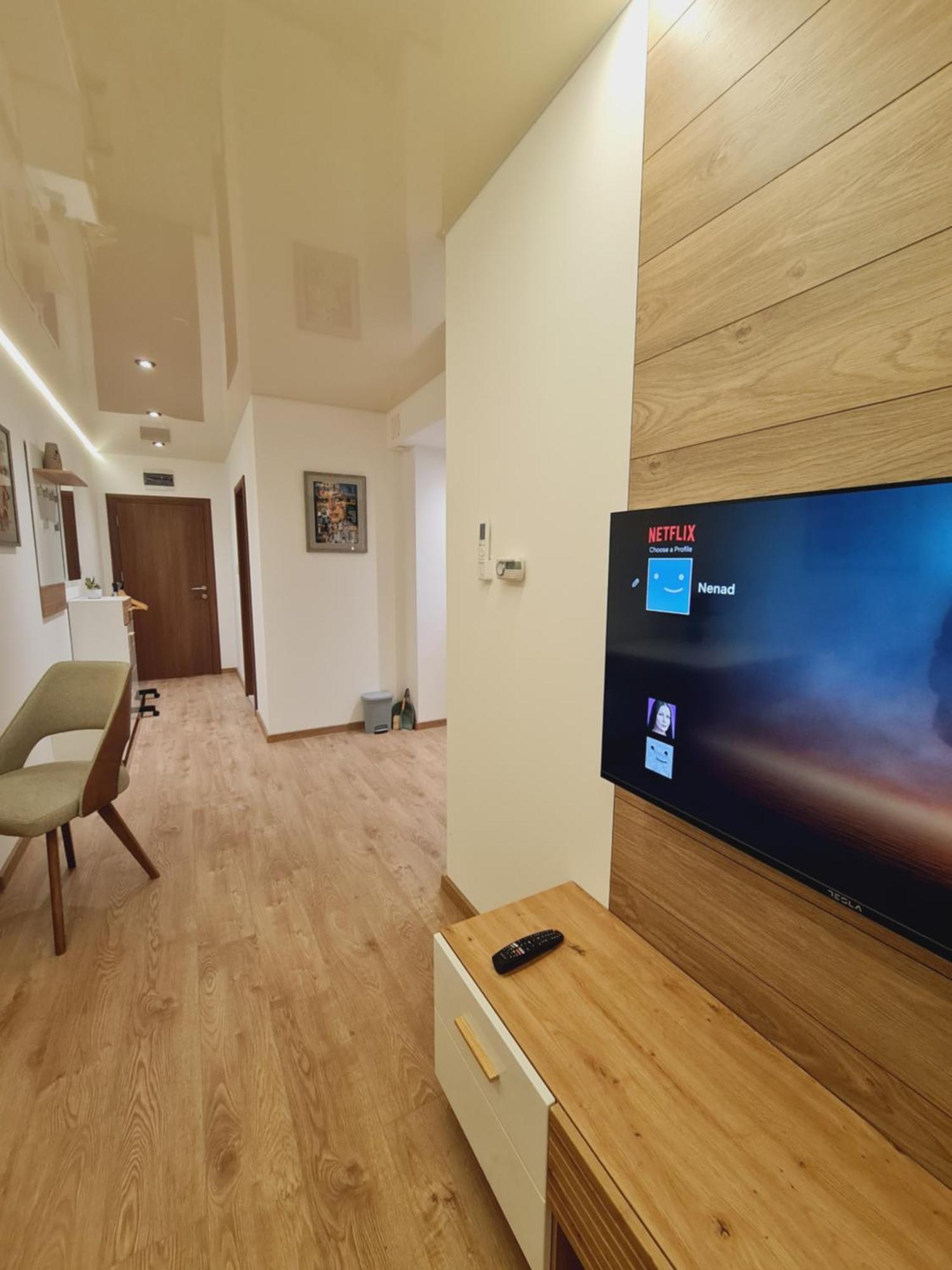 Airport Molko Apartments Surcin ภายนอก รูปภาพ